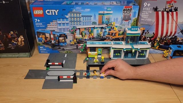 Adding a Lego Train Station to my Lego City! (60335 Build & Review) смотреть онлайн