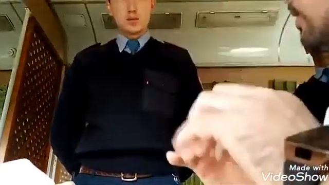 Невоспитанный сержант полиции ДВДТ. За запрет видеосъёмки получил заявление! смотреть онлайн