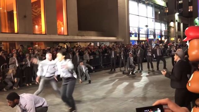 Jump Up Superstar Performance (New York City) смотреть онлайн