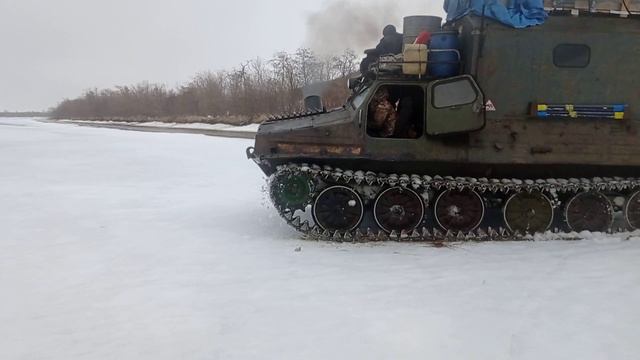 река, лёд, вездеход гтт, камчатка смотреть онлайн