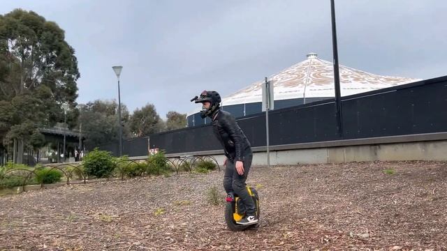 Inmotion V11 stunts jumps spins, underrated street wheel FT MSX смотреть онлайн