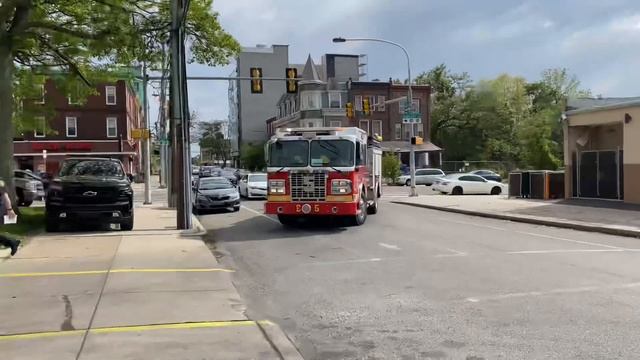PHILADELPHIA FIRE DEPARTMENT ENGINE 5 RESPONDING TWICE WITH SCREAMING Q AND HORN