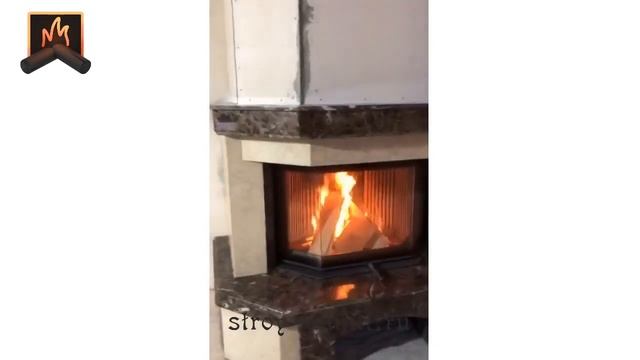 Оформление гостиной деревянного дома - топка АСТОВ ПП 8857 в мраморной облицовке, с дымоходом Феник