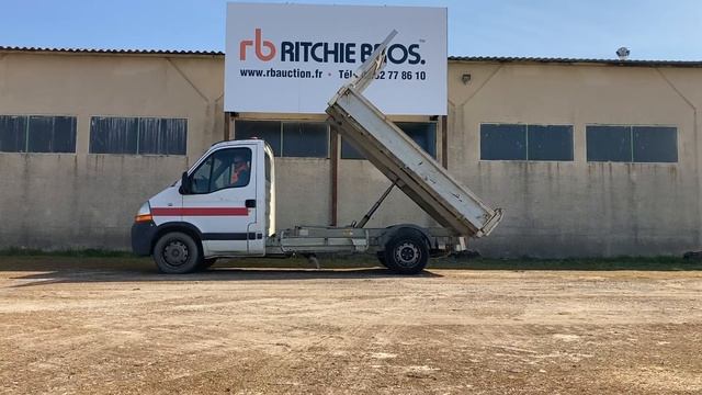 2006 Renault Master Dump Truck I St Aubin, France Auction - 24 March смотреть онлайн