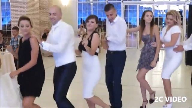 FUNNY dance at the wedding! PENGUINE DANCE | ВЕСЕЛЫЙ ТАНЕЦ НА СВАДЬБЕ смотреть онлайн