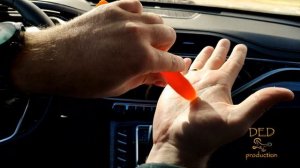 Geely Atlas pro, снятие накладки над салонным зеркалом