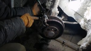 Лада  гранта заклинил тормозной цилинд