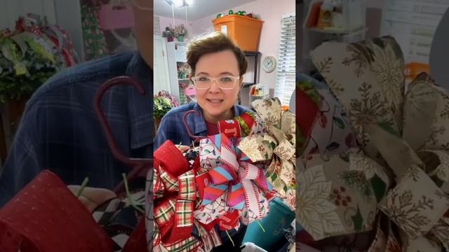 I'm bundling together premade wreath bows in Christmas wreath mystery boxes! ? смотреть онлайн