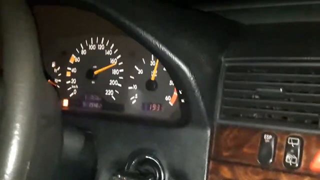 Mercedez Benz W202 C220....top Speed...180km/h