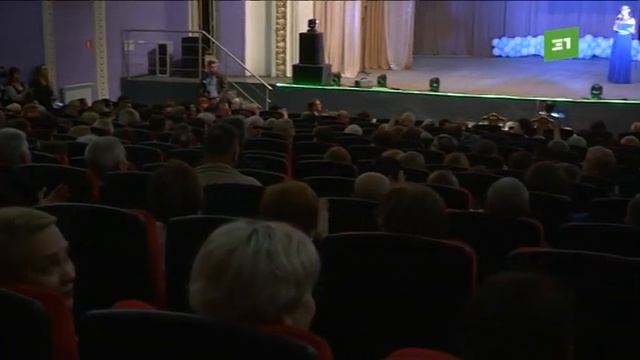 Алексей Текслер встретился с одноклассниками на юбилее школы №71 смотреть онлайн