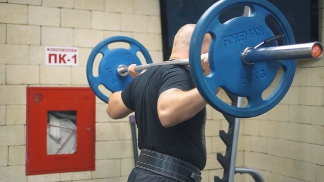 Приседания. Как правильно приседать со штангой. Техника приседаний со штангой на плечах смотреть онлайн