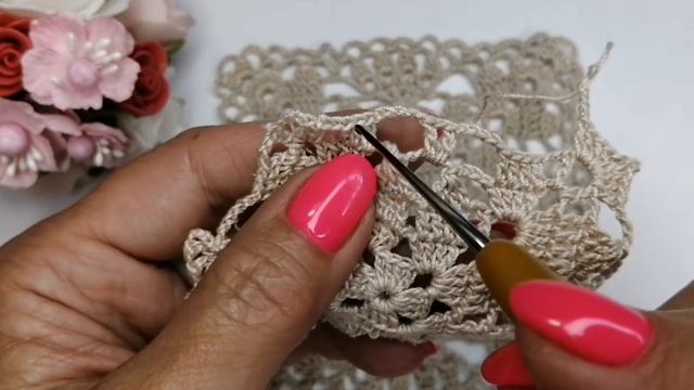 Красивый ажурный квадратный мотив и его соединение с аналогичным мотивом смотреть онлайн