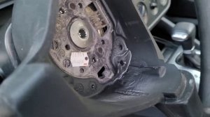 как снять руль на  VW GOLF MK5 how to remove steering wheel