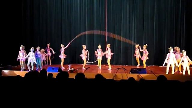 танец со скакалками .avi.flv смотреть онлайн