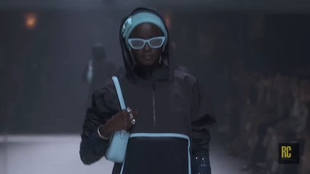 Fendi | Resort 2023 | Fashion Show смотреть онлайн