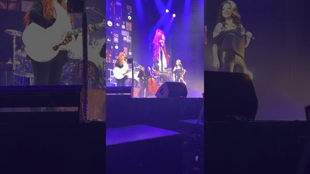 Wynonna & Ashley McBryde смотреть онлайн