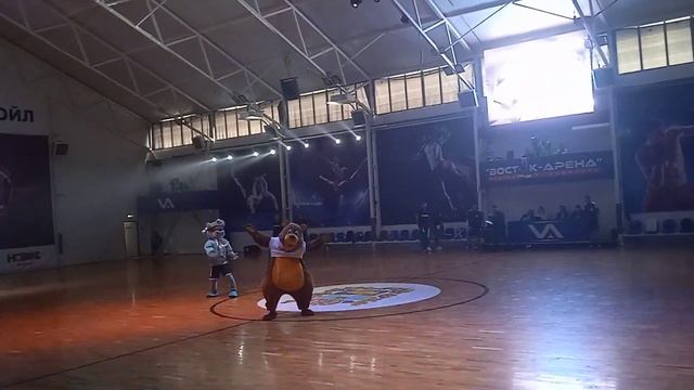 батл на игре "Виктора" смотреть онлайн