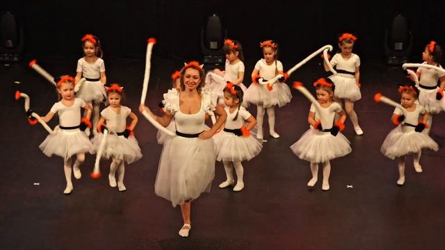 "Little Lion Dance' Dream Dance Studio смотреть онлайн