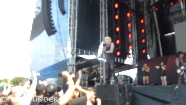 Sixx:A.M. - Life Is Beautiful w/Disturbed Drummer Mike Wengren - River City Rock Fest 2016 смотреть онлайн