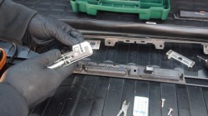 Ремонт подсветки номерного знака BMW X5 E53 E39 E38. Ошибка планки подсветки номера BMW X5