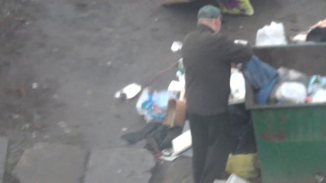 Жизнь на свалке... смотреть онлайн