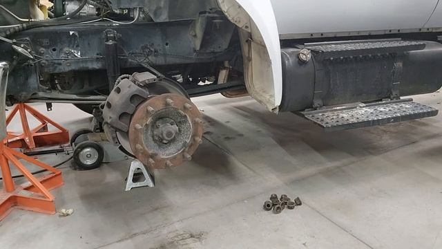 Crew cab F 650 Gets Front air ride FINALLY Part 1 смотреть онлайн
