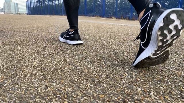 Nike React Infinity Run (Black/White) смотреть онлайн