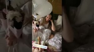 Станислав Бондаренко с детьми поздравил жену