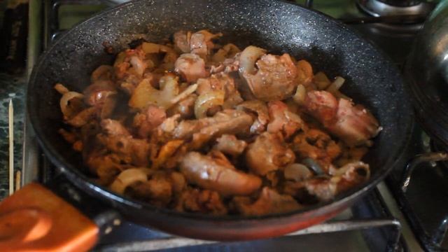 Печёнка на луковой подушке!Вкусная превкусная!!!! смотреть онлайн