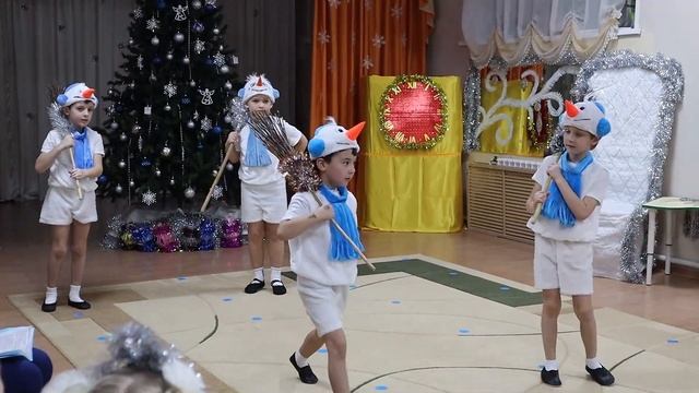 Забавный утренник в детском саду! Я по полу каталась! смотреть онлайн