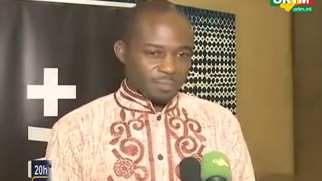Ministre Yaya SANGARE : Projection du Film de Canal Plus sur le Mali смотреть онлайн