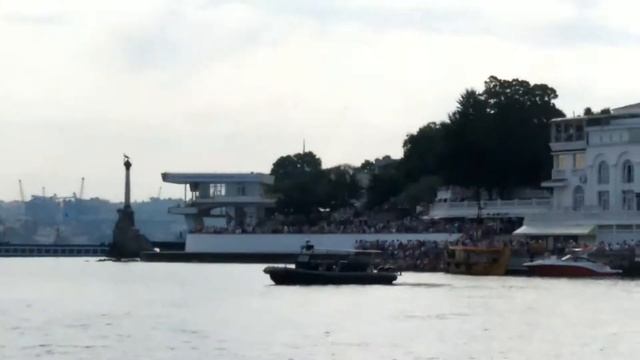 Парад в Севастополе вид с катера смотреть онлайн
