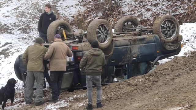 #4x4 Krnov Off road klub koniec roka 2022 - Aleškova búda - (Nissan Patrol Y60 22" wheels crash) смотреть онлайн