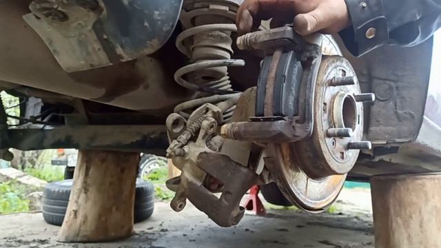 Замена задних тормозных колодок на Хендай Солярис (Hyundai Solaris) смотреть онлайн