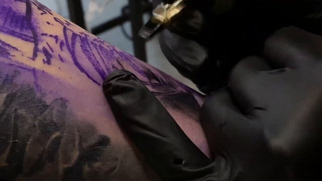 #maybetattooмастера - Процесс работы мастера Ромы Карамаз смотреть онлайн