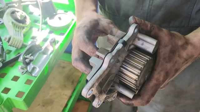 Сломалась помпа на Peugeot 3008 (P84) смотреть онлайн