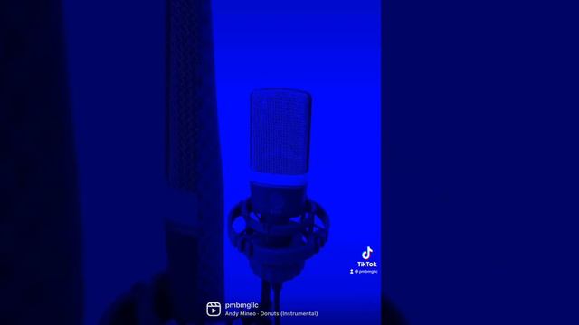 Audio Technica AT2020 and AKG C214 смотреть онлайн