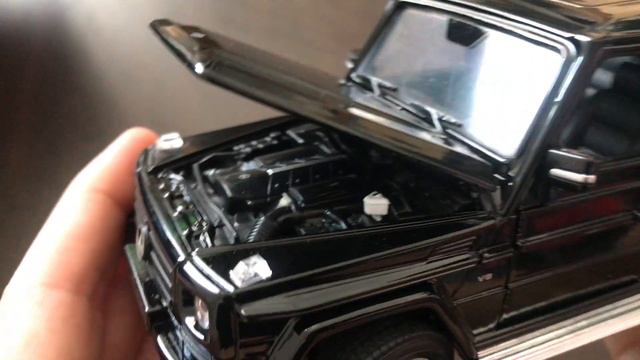 Mercedes Benz G Class (2009) 1:24 Welly смотреть онлайн