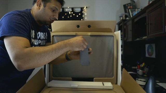 Unboxing the package that bankrupt me | iMac Pro 2018 Unboxing смотреть онлайн