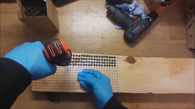 Black + Decker BDCDD12 10,8V 1,5 AH cordless drill review/screw test - HOW MANY SCREWS CAN IT SCREW смотреть онлайн
