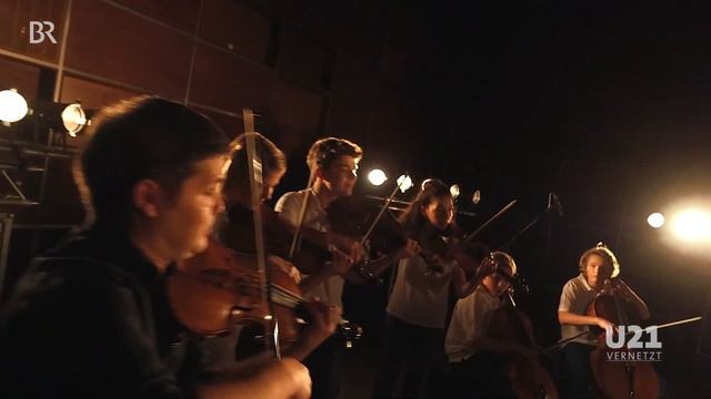LGT Young Soloists mit dem 1. Satz aus „Palladio. Concerto grosso.” bei U21-VERNETZT смотреть онлайн