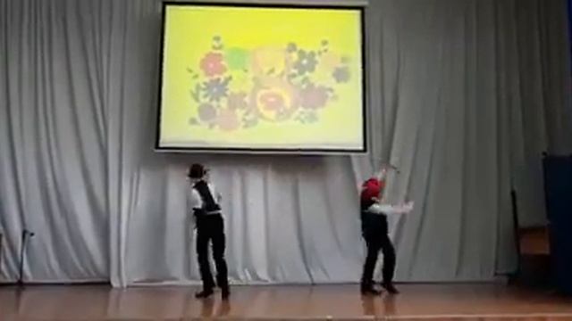 Детский танец с тростями. Джентльмены. Teens dance of gentlemen with walking sticks. смотреть онлайн