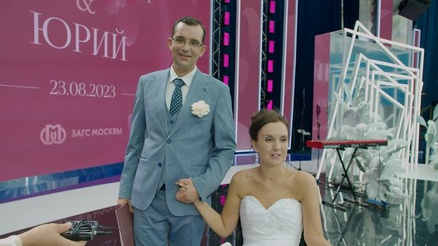 На МУФ в Гостином Дворе прошел настоящий День любви! смотреть онлайн