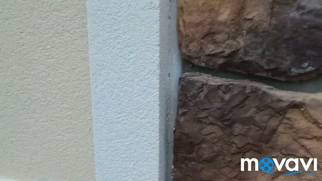 Затирка швов искусственного камня White Hills затиркой Ceresit CE43, камень приклеен на пенопласт смотреть онлайн