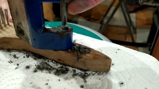 Ремонт петли, распашной, задней двери Пежо, кузова М59. смотреть онлайн