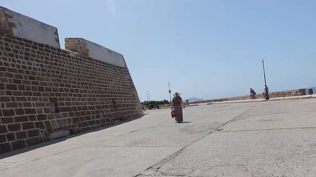 Крит. Ханья. По набережной от Военно-морского музея Крита до площади Тало смотреть онлайн