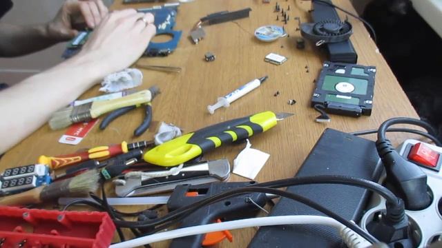 Не заряжается ноутбук Samsung RV513 - ремонтируем (часть 2 - финал) смотреть онлайн