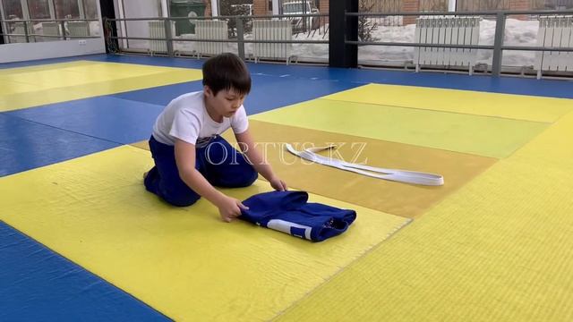 Как правильно складывать кимоно, Дзюдо! смотреть онлайн