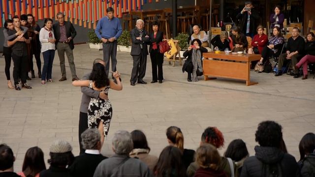 Nueve de Julio, Tango. Claudio Y Martina / Calle tango - Milonga callejera смотреть онлайн