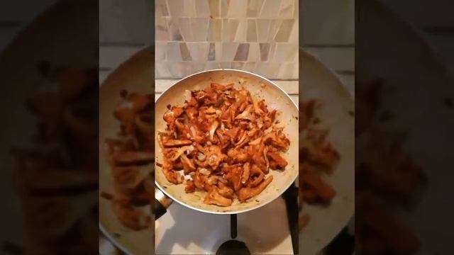 Кухонные заметки! Готовим грибы лисички,просто и вкусно!??? смотреть онлайн